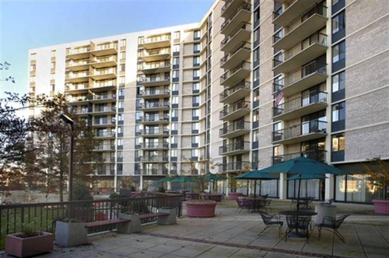 The Ashby At Mclean 1350 Beverly Rd Mclean Va 22101 Rentals Rent Scene